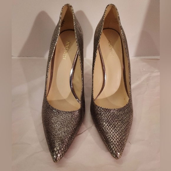 Nine West Tatiana Pointy Toe Gold Metallic Snake Print Pumps in Size 9.5 M - Picture 3 of 12